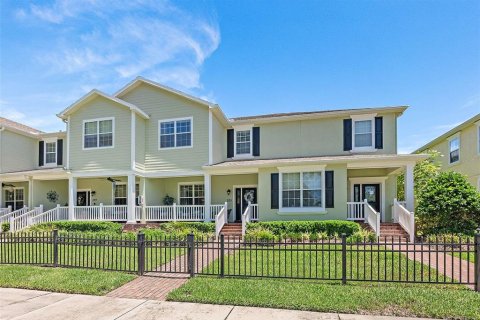 Townhouse in Saint Petersburg, Florida 4 bedrooms, 213.68 sq.m. № 1819177 - photo 1
