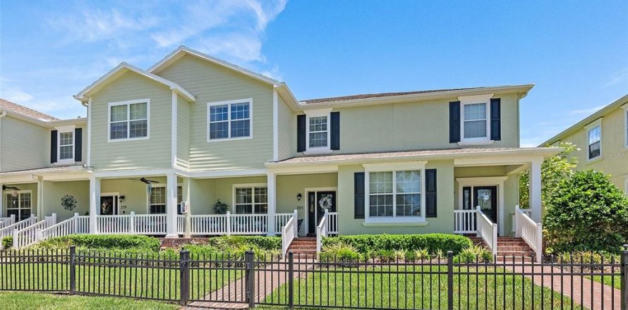 Townhouse in Saint Petersburg, Florida 4 bedrooms, 213.68 sq.m. № 1819177