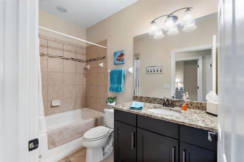 Townhouse in Saint Petersburg, Florida 4 bedrooms, 213.68 sq.m. № 1819177 - photo 23