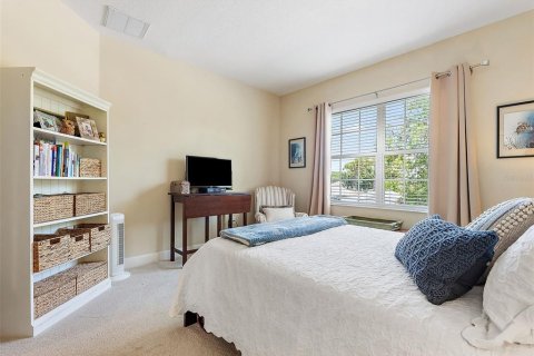 Townhouse in Saint Petersburg, Florida 4 bedrooms, 213.68 sq.m. № 1819177 - photo 25