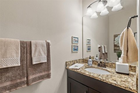 Townhouse in Saint Petersburg, Florida 4 bedrooms, 213.68 sq.m. № 1819177 - photo 14