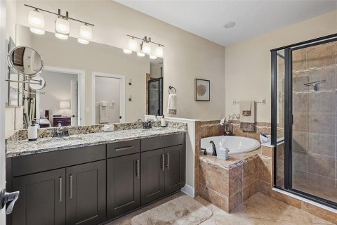 Townhouse in Saint Petersburg, Florida 4 bedrooms, 213.68 sq.m. № 1819177 - photo 19