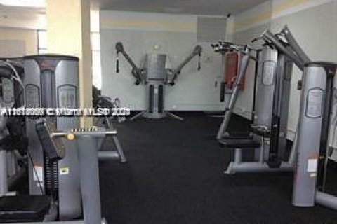 Copropriété à louer à Sunny Isles Beach, Floride: 41.62 m2 № 1862680 - photo 13
