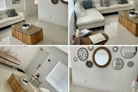 Casa en venta en Hialeah, Florida, 5 dormitorios, 242.47 m2 № 1860636 - foto 9