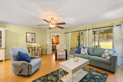 House in Leesburg, Florida 2 bedrooms, 116.5 sq.m. № 2111072 - photo 2