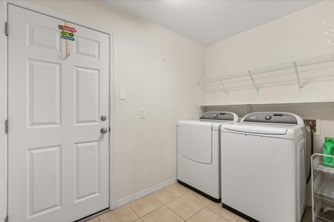 House in Leesburg, Florida 2 bedrooms, 116.5 sq.m. № 2111072 - photo 19