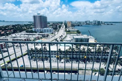 Condo in North Bay Village, Florida, 1 bedroom  № 2068563 - photo 13