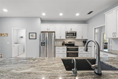 House in Winter Springs, Florida 2 bedrooms, 144.93 sq.m. № 2396532 - photo 24