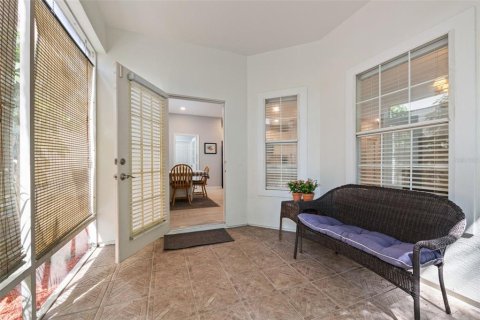 House in Winter Springs, Florida 2 bedrooms, 144.93 sq.m. № 2396532 - photo 10