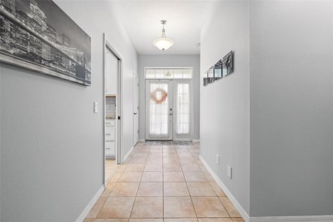 House in Winter Springs, Florida 2 bedrooms, 144.93 sq.m. № 2396532 - photo 15