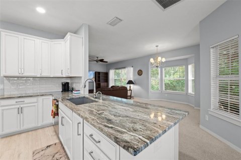 House in Winter Springs, Florida 2 bedrooms, 144.93 sq.m. № 2396532 - photo 23