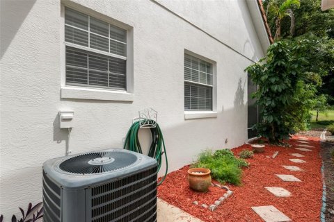 House in Winter Springs, Florida 2 bedrooms, 144.93 sq.m. № 2396532 - photo 8
