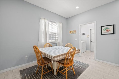 House in Winter Springs, Florida 2 bedrooms, 144.93 sq.m. № 2396532 - photo 30