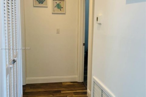 Купить виллу или дом в Ки-Ларго, Флорида 5 спален, № 1981106 - фото 8