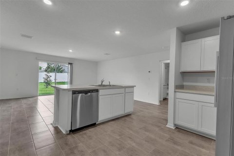 House in Palm Coast, Florida 4 bedrooms, 167.97 sq.m. № 2201212 - photo 12