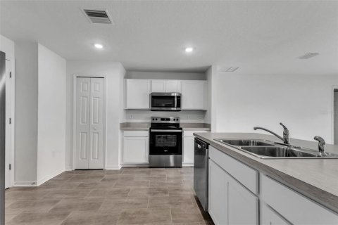 House in Palm Coast, Florida 4 bedrooms, 167.97 sq.m. № 2201212 - photo 13