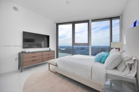 Condo in Sunny Isles Beach, Florida, 4 bedrooms  № 1998169 - photo 22