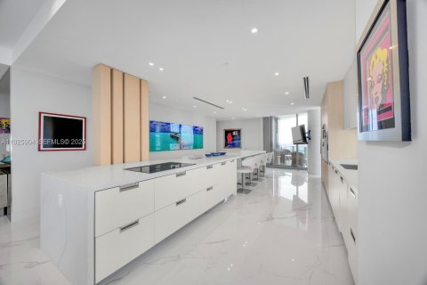 Condo in Sunny Isles Beach, Florida, 4 bedrooms  № 1998169 - photo 6