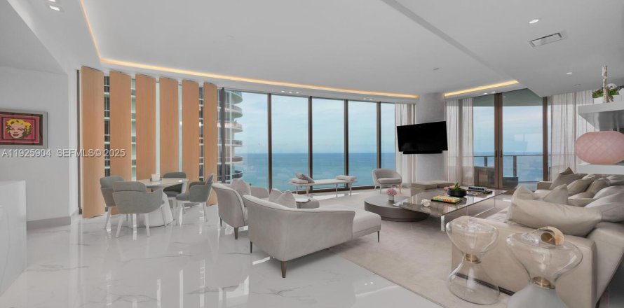 Condo in Sunny Isles Beach, Florida, 4 bedrooms  № 1998169