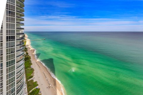 Condo in Sunny Isles Beach, Florida, 4 bedrooms  № 1998169 - photo 30