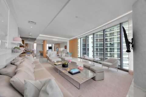 Condo in Sunny Isles Beach, Florida, 4 bedrooms  № 1998169 - photo 10