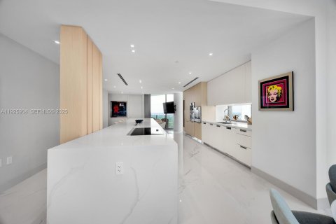 Condo in Sunny Isles Beach, Florida, 4 bedrooms  № 1998169 - photo 12