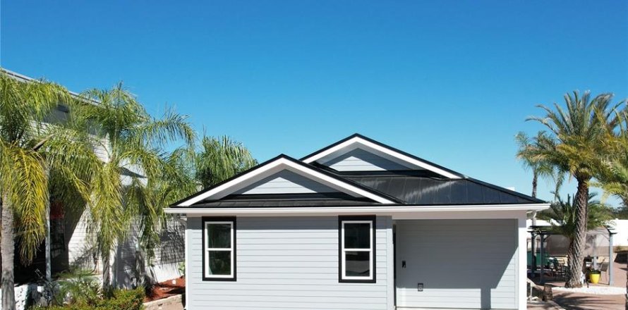House in Davenport, Florida 2 bedrooms, 111.95 sq.m. № 2092796