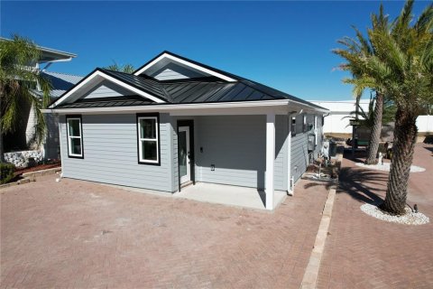 House in Davenport, Florida 2 bedrooms, 111.95 sq.m. № 2092796 - photo 2