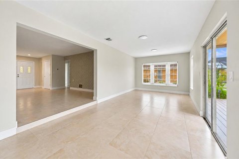 Villa ou maison à vendre à Port Charlotte, Floride: 3 chambres, 184.97 m2 № 2406401 - photo 15