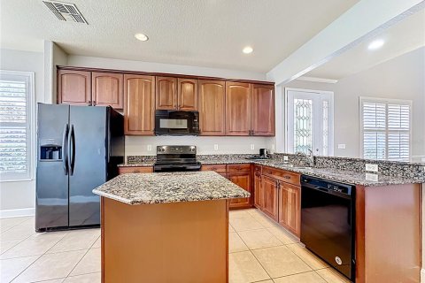 Townhouse in Davenport, Florida 3 bedrooms, 223.15 sq.m. № 1904116 - photo 13