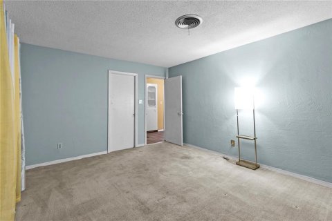 House in Saint Petersburg, Florida 3 bedrooms, 202.9 sq.m. № 1911508 - photo 19