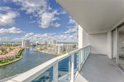 Condominio en venta en Hollywood, Florida, 2 dormitorios, 144.28 m2 № 1713091 - foto 3
