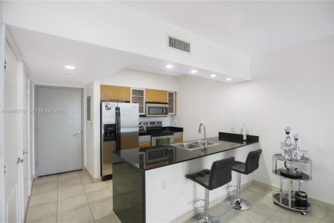 Condominio en venta en Miami, Florida, 1 dormitorio, 76.27 m2 № 2088945 - foto 18
