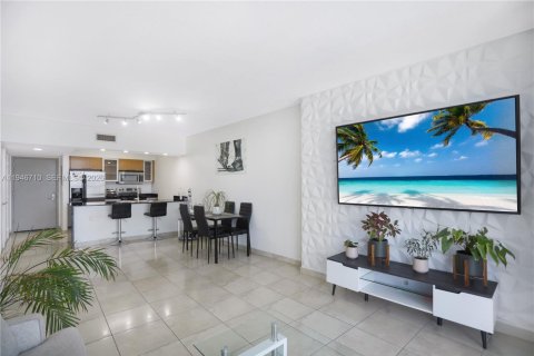 Condominio en venta en Miami, Florida, 1 dormitorio, 76.27 m2 № 2088945 - foto 13