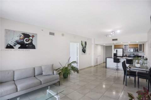 Condominio en venta en Miami, Florida, 1 dormitorio, 76.27 m2 № 2088945 - foto 12