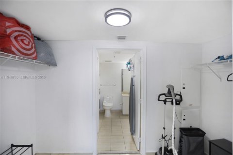 Condominio en venta en Miami, Florida, 1 dormitorio, 76.27 m2 № 2088945 - foto 26