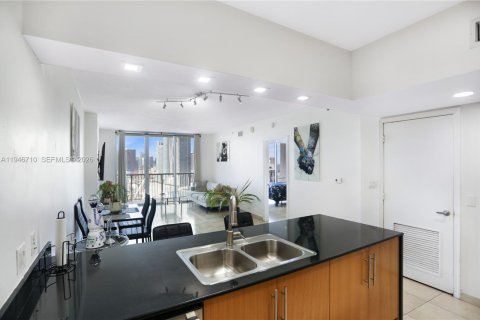 Condominio en venta en Miami, Florida, 1 dormitorio, 76.27 m2 № 2088945 - foto 3