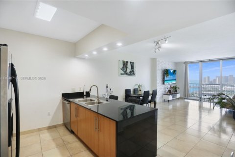 Condominio en venta en Miami, Florida, 1 dormitorio, 76.27 m2 № 2088945 - foto 21