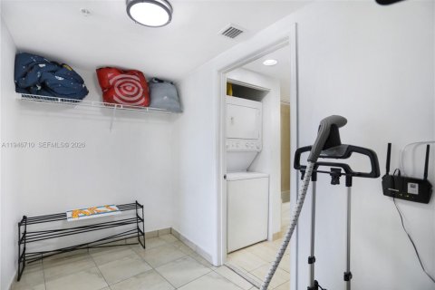 Condominio en venta en Miami, Florida, 1 dormitorio, 76.27 m2 № 2088945 - foto 27
