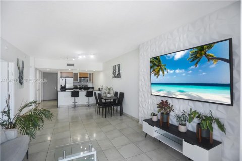 Condominio en venta en Miami, Florida, 1 dormitorio, 76.27 m2 № 2088945 - foto 10