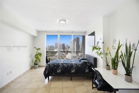 Condominio en venta en Miami, Florida, 1 dormitorio, 76.27 m2 № 2088945 - foto 30