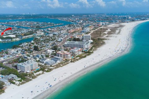 Touwnhouse à Treasure Island, Floride 2 chambres, 134.71 m2 № 2115210