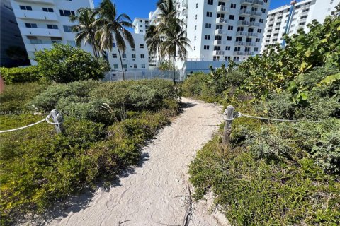 Condominio en venta en Miami Beach, Florida, 1 dormitorio, 38.09 m2 № 2016859 - foto 19
