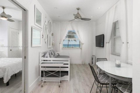 Condominio en venta en Miami Beach, Florida, 1 dormitorio, 38.09 m2 № 2016859 - foto 8