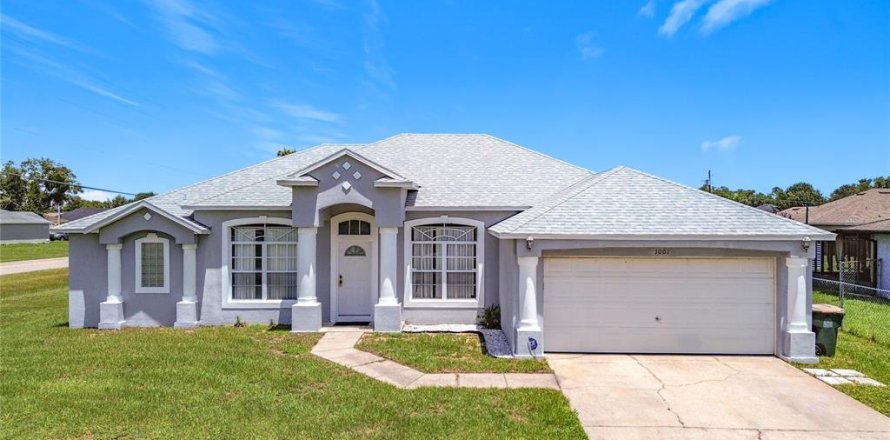 House in Kissimmee, Florida 3 bedrooms, 178.93 sq.m. № 2210569