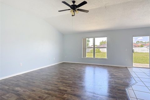 House in Kissimmee, Florida 3 bedrooms, 178.93 sq.m. № 2210569 - photo 16