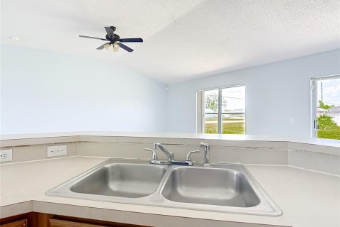 House in Kissimmee, Florida 3 bedrooms, 178.93 sq.m. № 2210569 - photo 13
