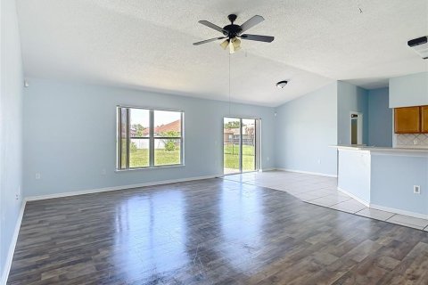 House in Kissimmee, Florida 3 bedrooms, 178.93 sq.m. № 2210569 - photo 17
