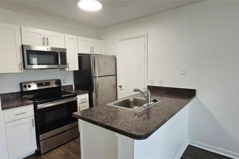 Condominio en alquiler en Saint Petersburg, Florida, 1 dormitorio, 46.45 m2 № 1904124 - foto 5