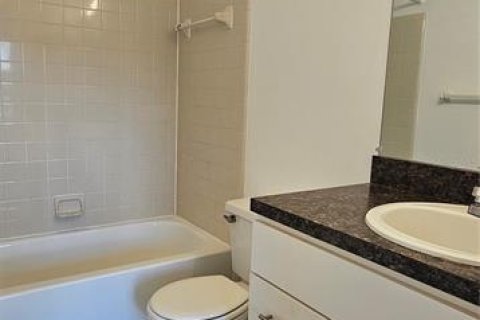 Condominio en alquiler en Saint Petersburg, Florida, 1 dormitorio, 46.45 m2 № 1904124 - foto 12